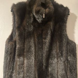 Dark brown faux fur zip up vest. Perfect condition,smoke free home.